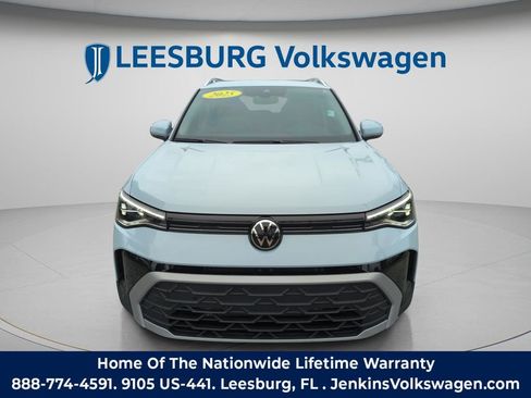 Used 2025 Volkswagen Taos SE w/ Panoramic Sunroof Package AWD/4WD image 15