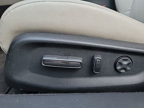 Used 2018 Honda Accord Touring image 12