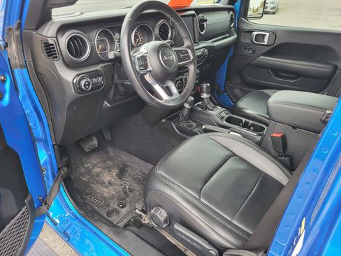 Used 2020 Jeep Gladiator Overland image 11
