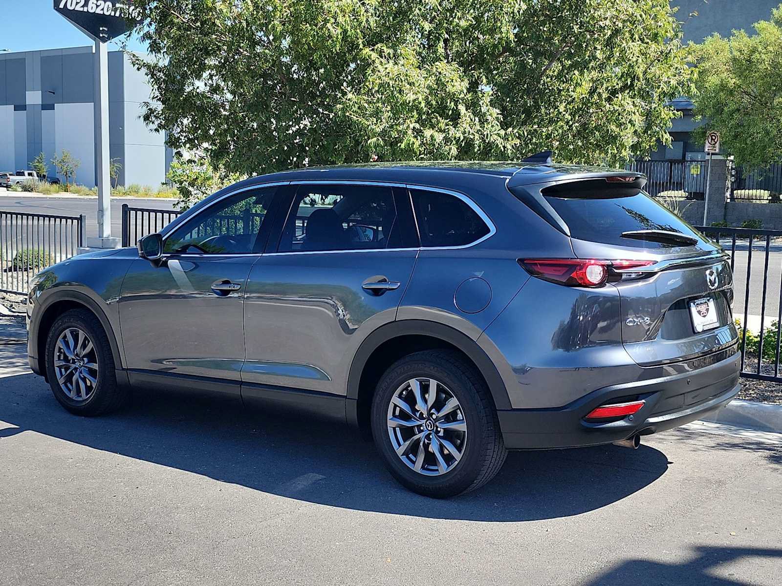 Used 2020 MAZDA CX-9 Touring w/ Touring Premium Package FWD image 6