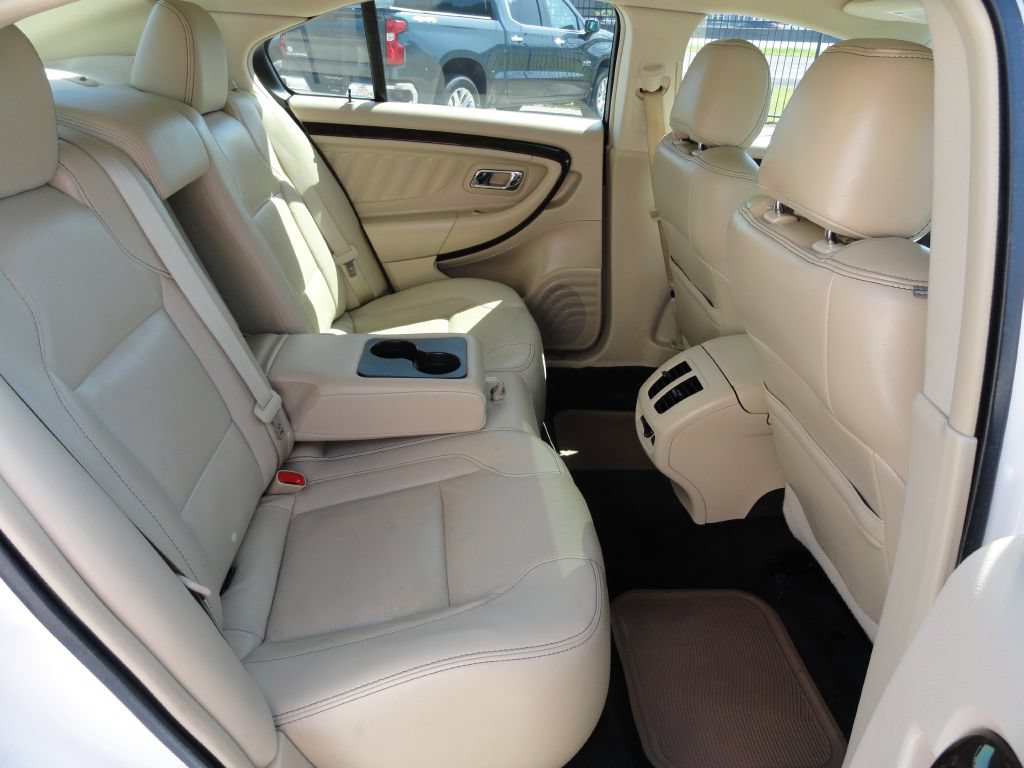 Used 2015 Ford Taurus Limited w/ Equipment Group 301A FWD image 8