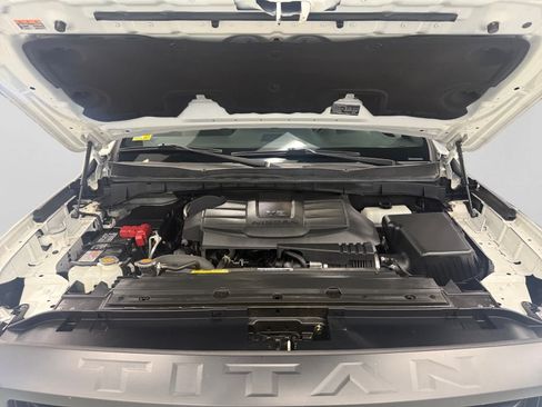 Used 2023 Nissan Titan PRO-4X w/ Pro-4x Convenience Package AWD/4WD image 7