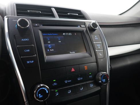 Used 2015 Toyota Camry SE FWD image 25