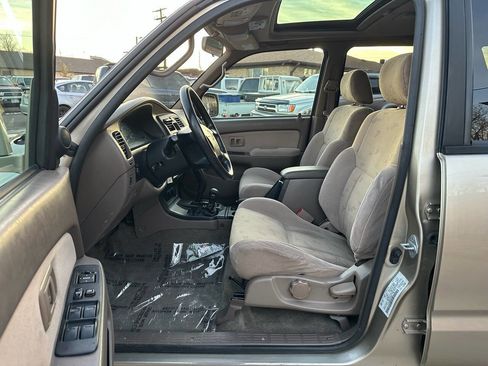 Used 2001 Toyota 4Runner SR5 image 39