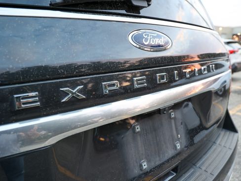 Used 2024 Ford Expedition Platinum AWD/4WD image 12