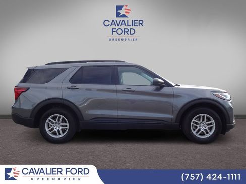 Used 2026 Ford Explorer Active AWD/4WD image 2