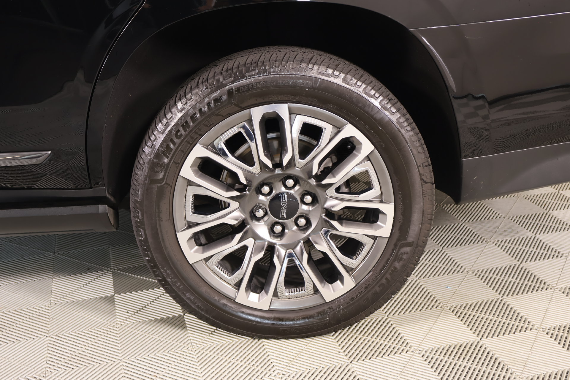 Used 2023 GMC Yukon Denali Ultimate AWD/4WD image 22