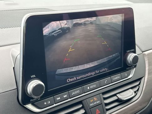 Used 2023 Nissan Altima 2.5 SV FWD image 18