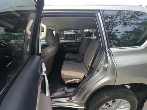 Used 2021 Lexus GX 460 Premium AWD/4WD image 2