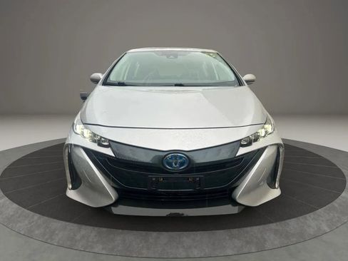 Used 2021 Toyota Prius Prime LE image 2