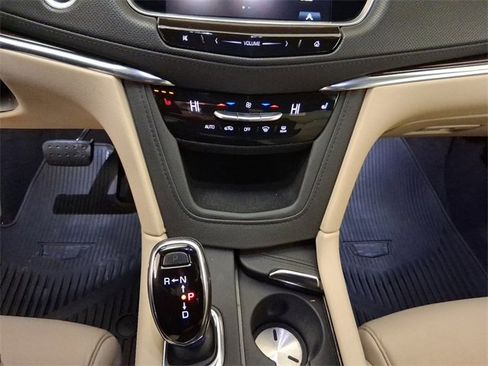 Used 2019 Cadillac XT5 Luxury image 21