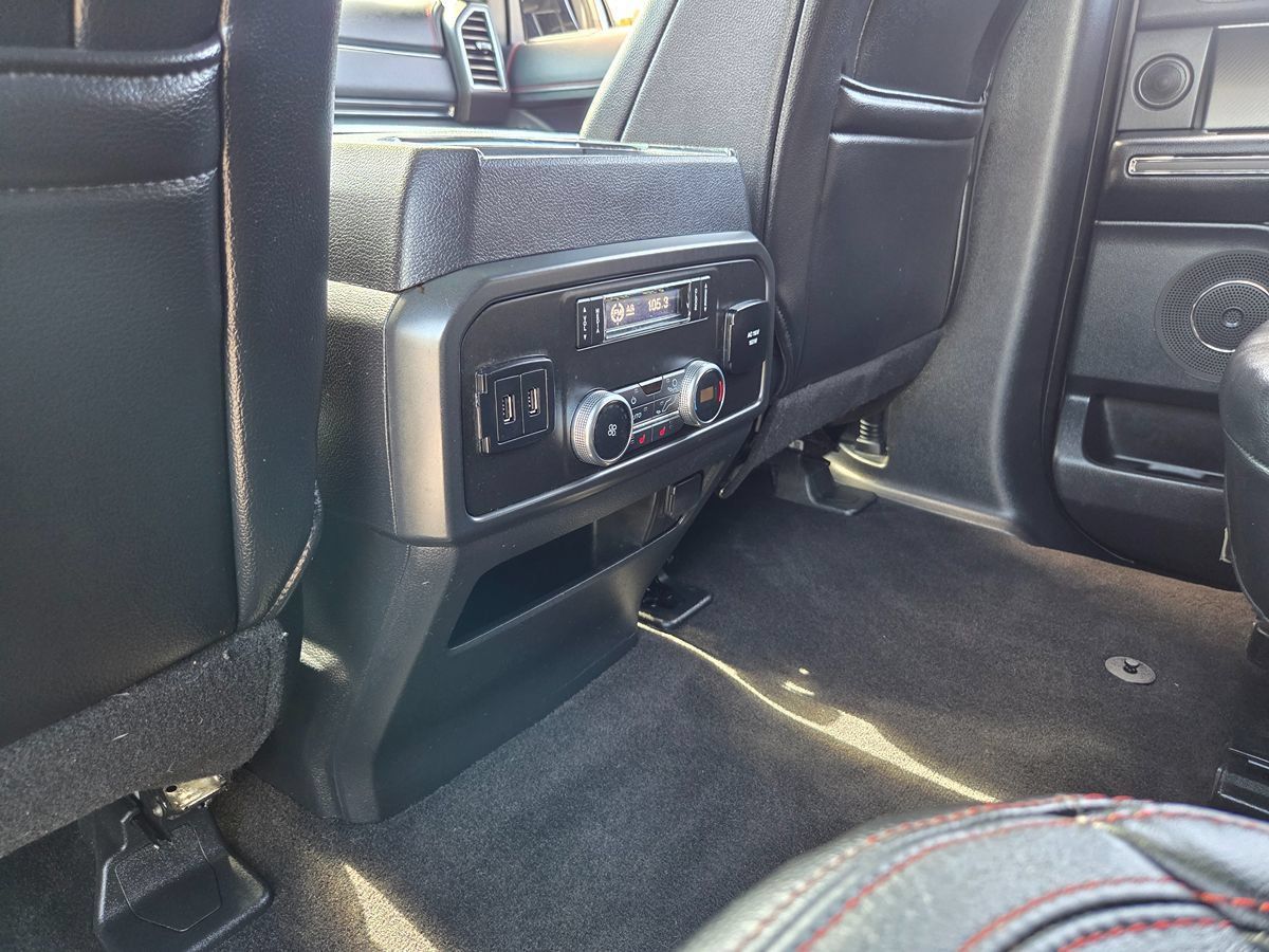 Used 2019 Ford Expedition Limited w/ Equipment Group 303A AWD/4WD image 38