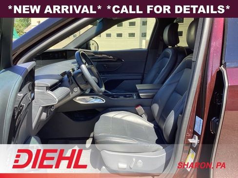 Used 2024 Lincoln Nautilus Premier w/ Jet Appearance Package AWD/4WD image 9
