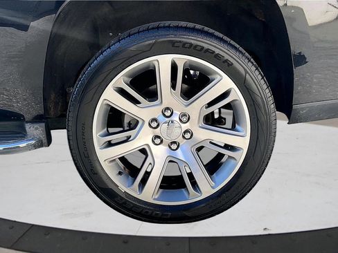 Used 2015 Cadillac Escalade Luxury image 38