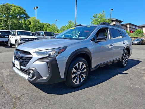 Used 2023 Subaru Outback Limited XT AWD/4WD image 3