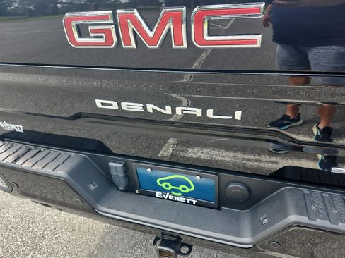 Certified 2023 GMC Sierra 1500 Denali w/ Denali Reserve Package AWD/4WD image 4