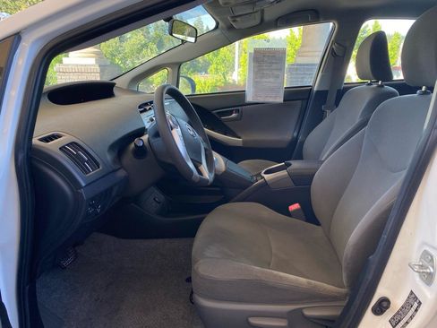 Used 2013 Toyota Prius Three FWD image 9
