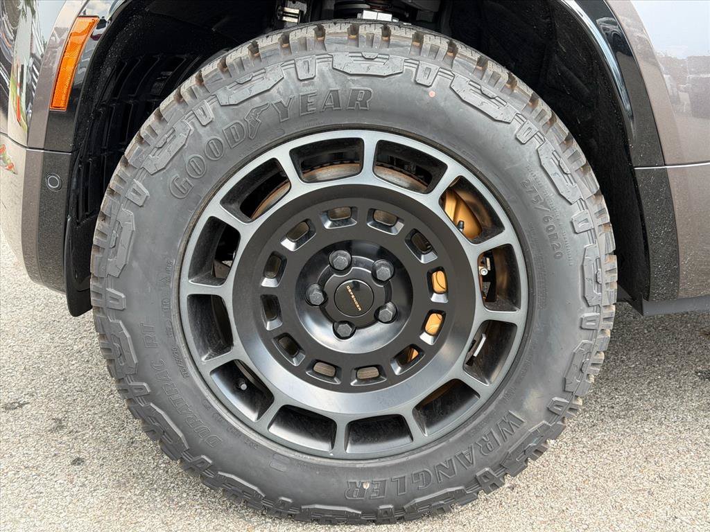 New 2026 Land Rover Defender 110 OCTA AWD/4WD image 9