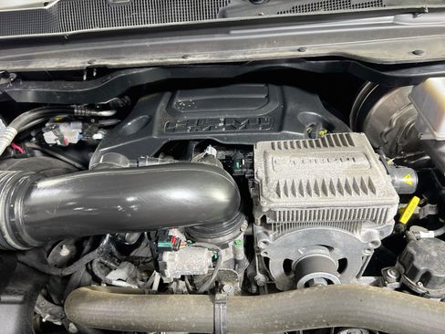 Used 2023 RAM 1500 Laramie AWD/4WD image 29