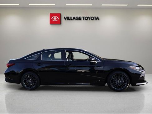 Used 2019 Toyota Avalon XSE image 8