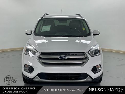 Used 2019 Ford Escape SEL image 2