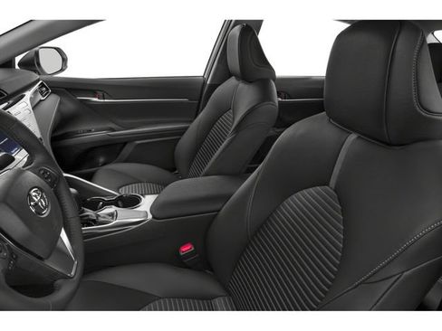 Used 2020 Toyota Camry SE FWD image 6