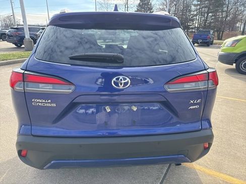 Used 2024 Toyota Corolla Cross XLE image 8
