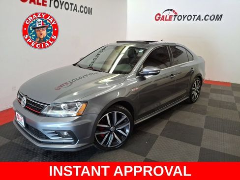 Used 2018 Volkswagen Jetta GLI FWD image 1