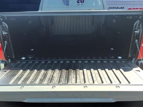 Used 2024 Toyota Tacoma SR5 AWD/4WD image 10