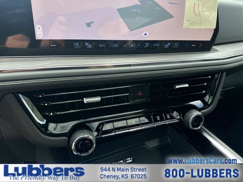 New 2025 Chevrolet Suburban Premier AWD/4WD image 18