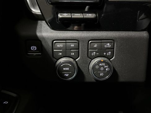 New 2026 Chevrolet Silverado 1500 High Country AWD/4WD image 19