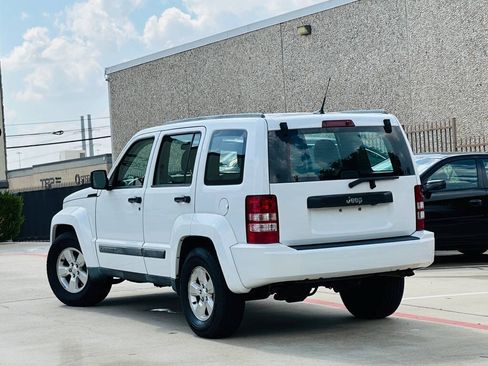 Used 2011 Jeep Liberty Sport RWD image 8
