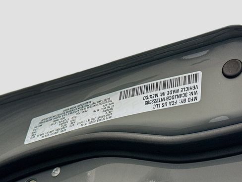 Used 2022 Jeep Compass Limited image 12