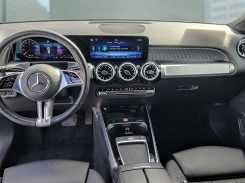 Used 2024 Mercedes-Benz GLB 250 image 21