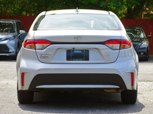 Used 2021 Toyota Corolla LE FWD image 10