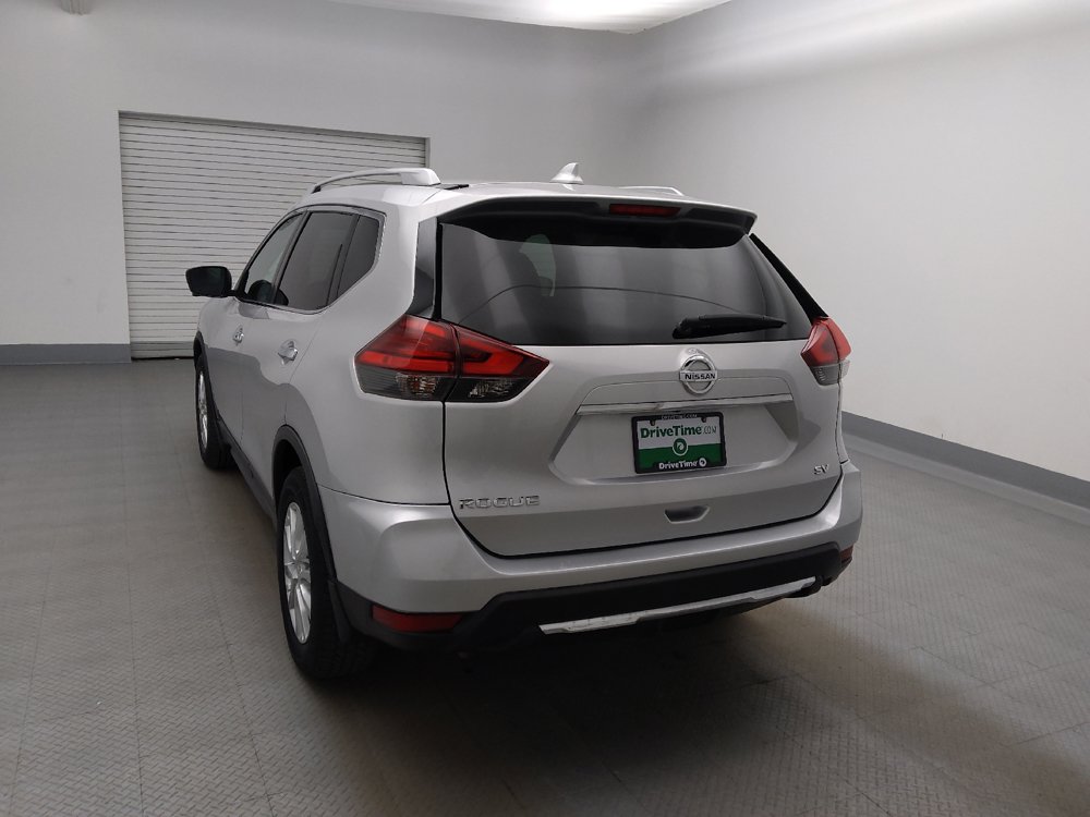 Used 2017 Nissan Rogue SV w/ SV Premium Package FWD image 6