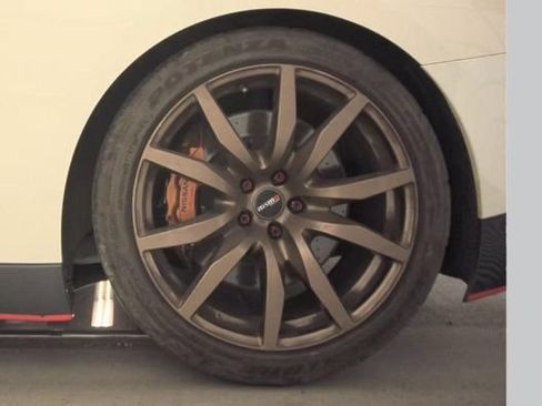Used 2015 Nissan GT-R Premium AWD/4WD image 8