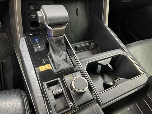 Used 2022 Toyota Tundra SR5 AWD/4WD image 24
