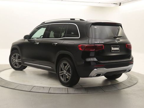 New 2026 Mercedes-Benz GLB 250 image 2