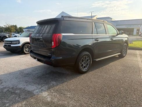 Used 2025 Ford Expedition Max Active RWD image 5