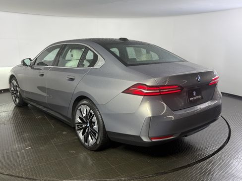 Certified 2025 BMW 540i xDrive AWD/4WD image 6