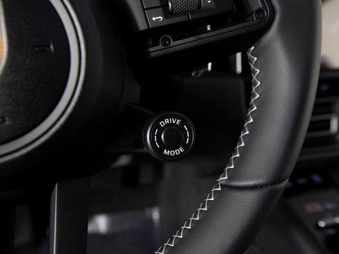 New 2026 Porsche Macan Turbo image 25