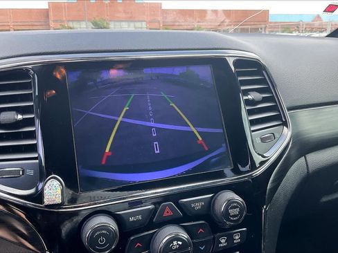 Used 2019 Jeep Grand Cherokee Altitude RWD image 24