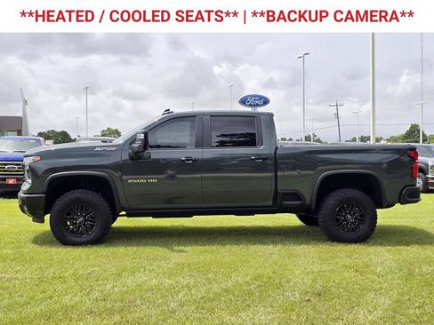 Used 2025 Chevrolet Silverado 2500 ZR2 w/ Technology Package AWD/4WD image 5