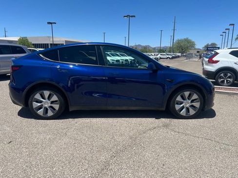 Used 2023 Tesla Model Y Long Range AWD/4WD image 2