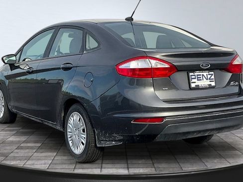 Used 2015 Ford Fiesta SE w/ Comfort Package FWD image 4
