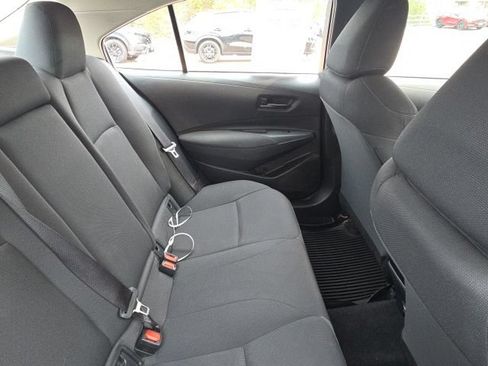 Used 2022 Toyota Corolla LE FWD image 12