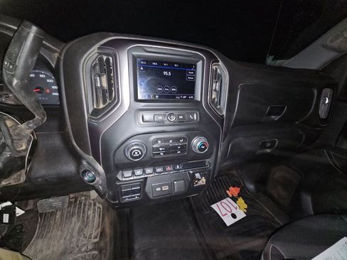 Used 2024 Chevrolet Silverado 2500 W/T w/ WT Fleet Convenience Package image 3