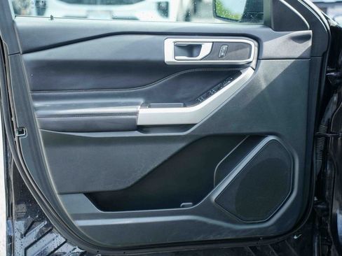 Certified 2024 Ford Explorer XLT w/ Equipment Group 202A AWD/4WD image 17