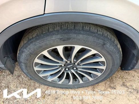 Used 2021 Lincoln Aviator Reserve w/ Elements Package Plus RWD image 8